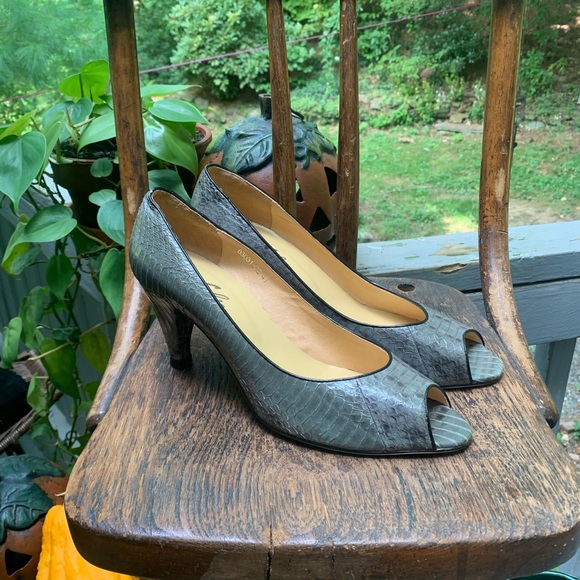 VICKIE Hong Kong Snakeskin Peep-Toe Pumps - Picture 3 of 12